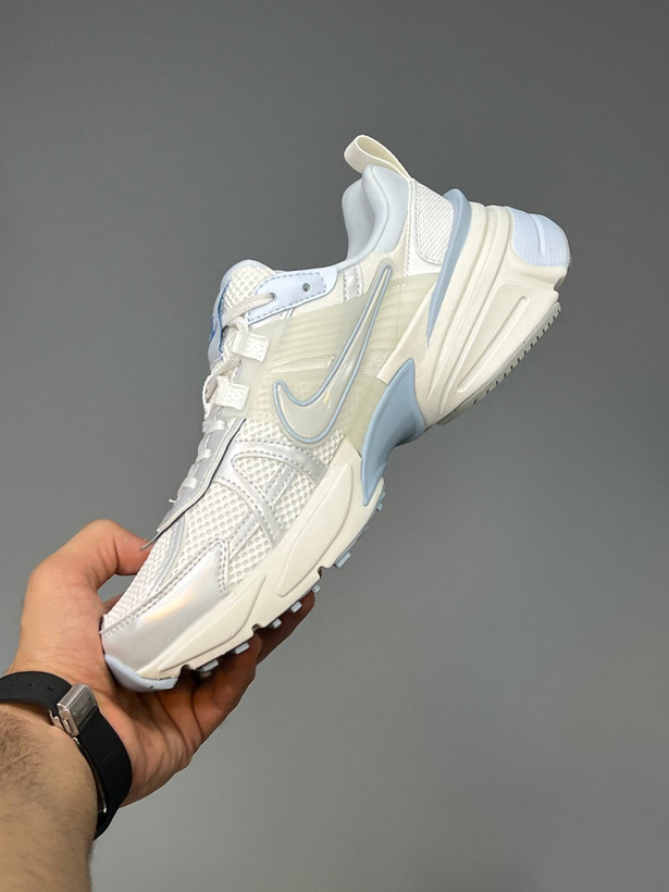 نایک وی تو کی سفید ابیNike v2k run کد 102