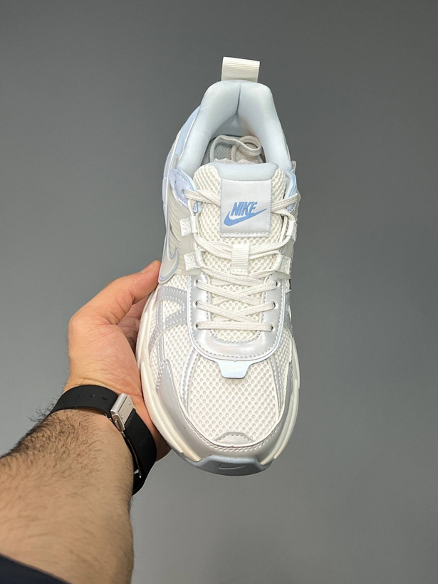 نایک وی تو کی سفید ابیNike v2k run کد 102