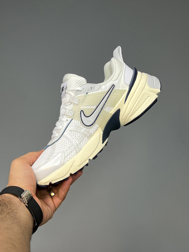 نایک وی تو کی سفید سرمه ایNike v2k run کد104
