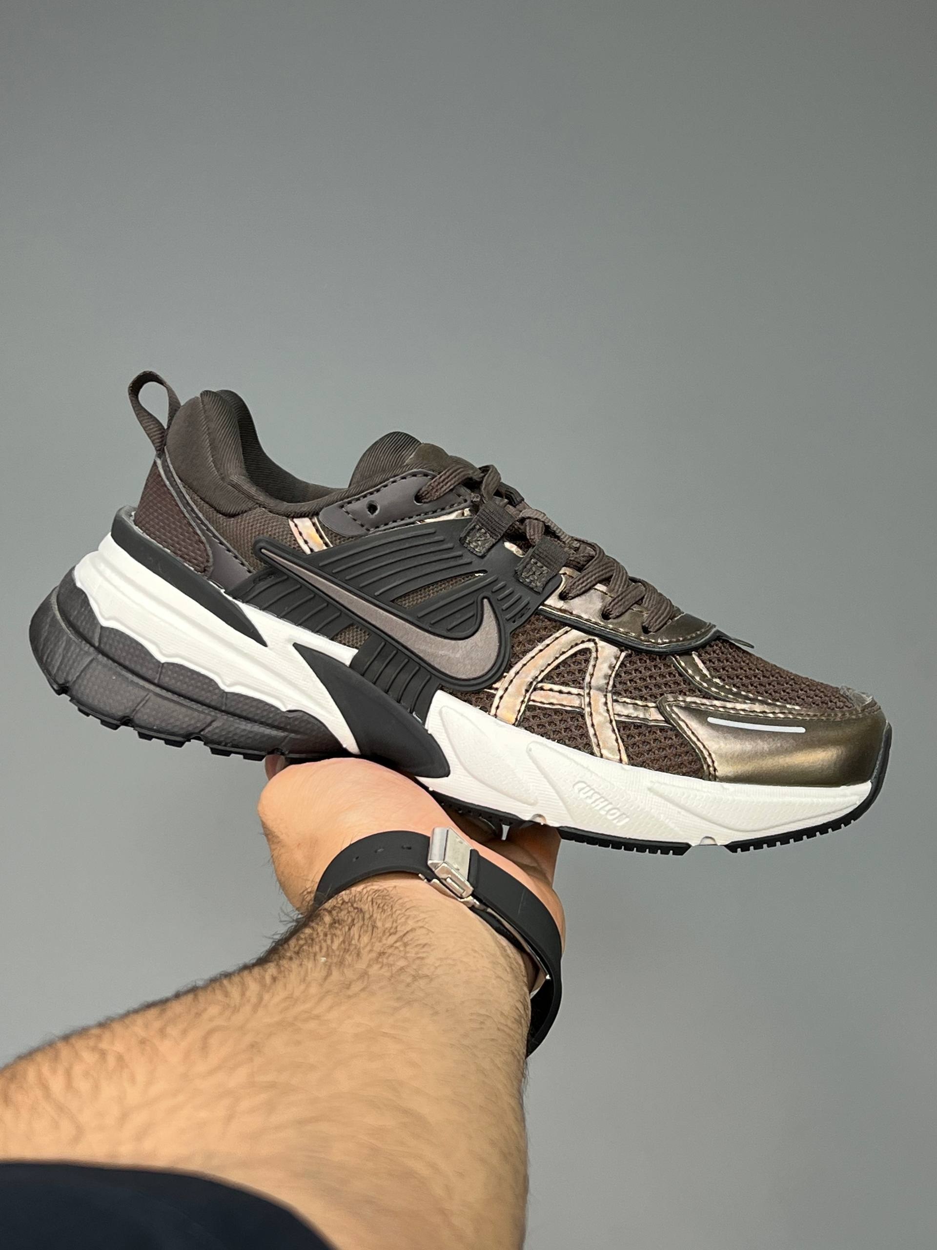 نایک وی تو کی قهوه ایNike v2k run کد106