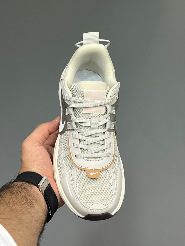 نایک وی تو کی موکا عسلیNike v2k run کد105